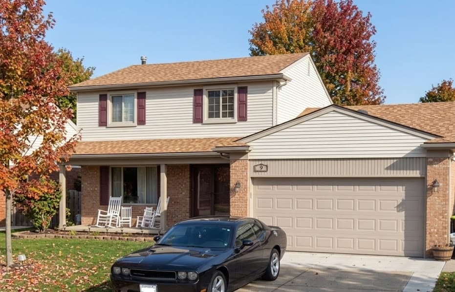 Straightforward Job with a Walkable Roof in Ottawa (Region), ON — House photo